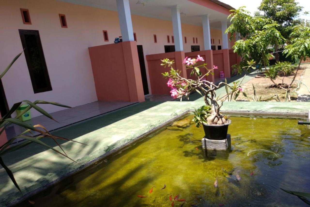 Kelapa Gading Homestay Syariah Redpartner Banyuwangi  Exterior photo